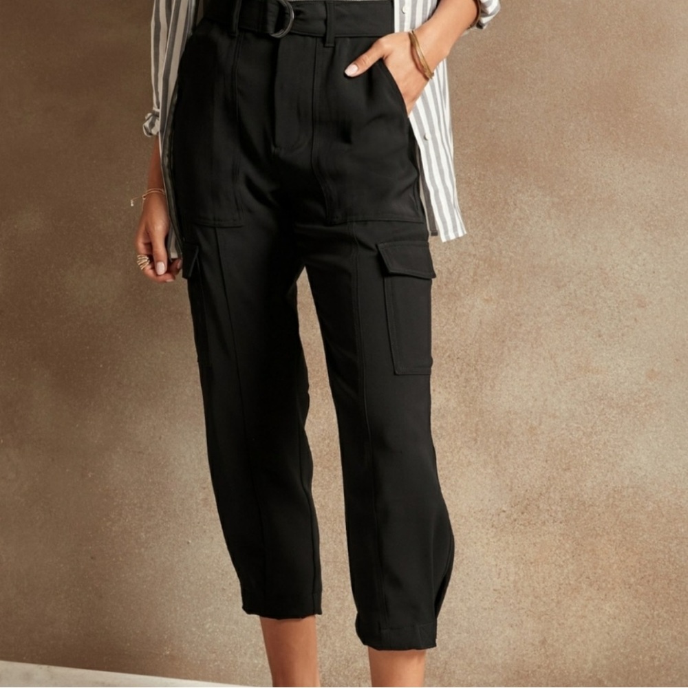 Banana Republic Belted Tapered Cargo Pant Size 0 in Black